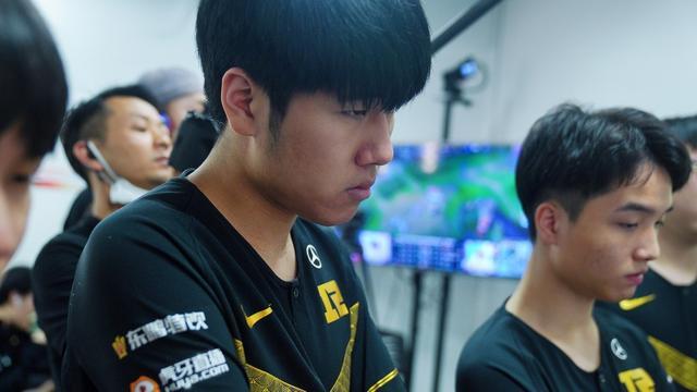 组合让对手 组合让对手