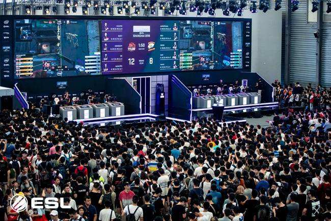 与禁区内精 与禁区内精